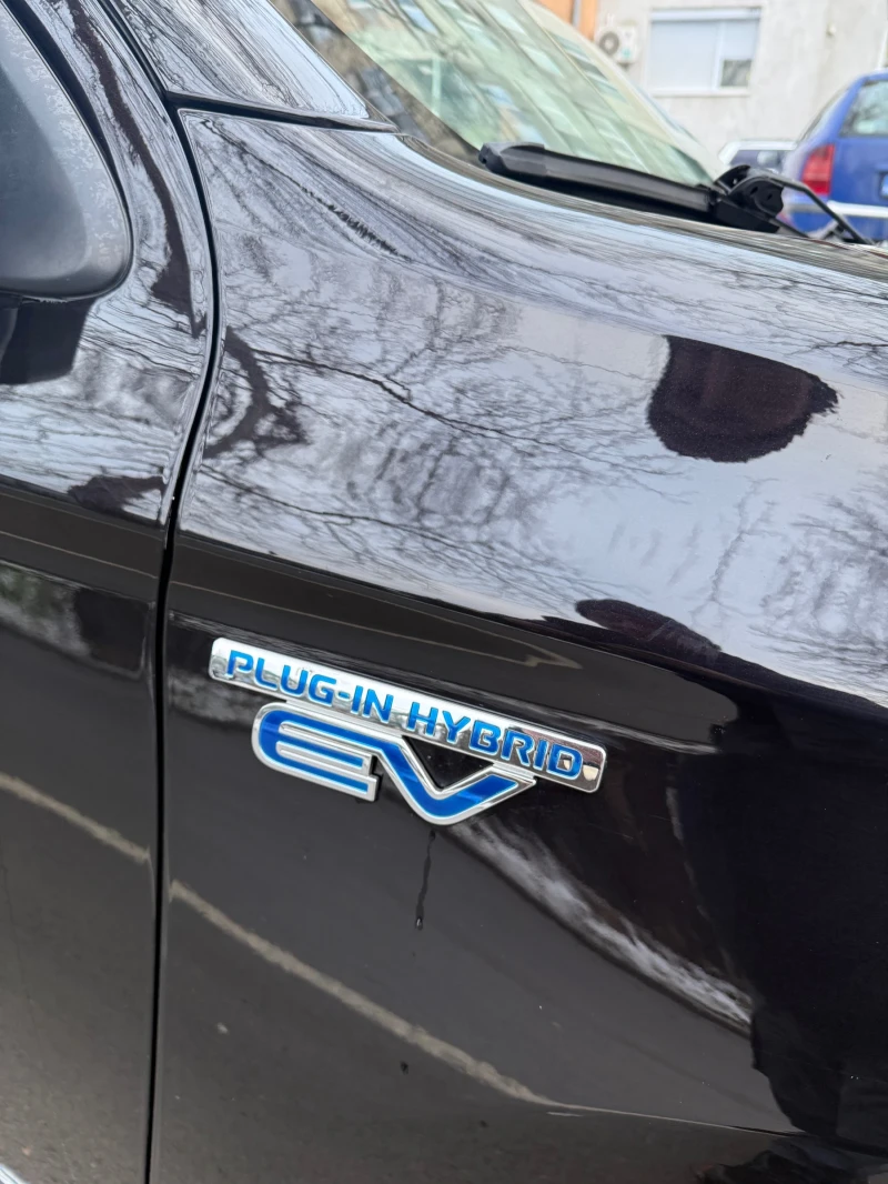 Mitsubishi Outlander, снимка 11 - Автомобили и джипове - 53468083