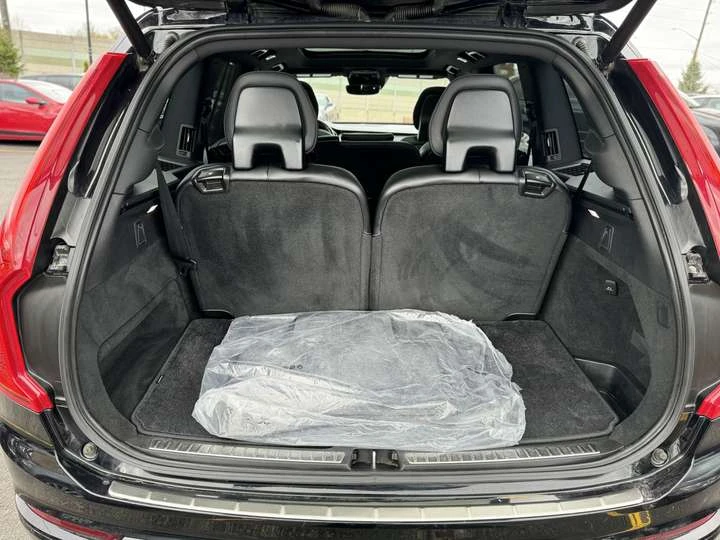 Volvo Xc90 T6 AWD R-Design 7-Seater, снимка 17 - Автомобили и джипове - 53606317