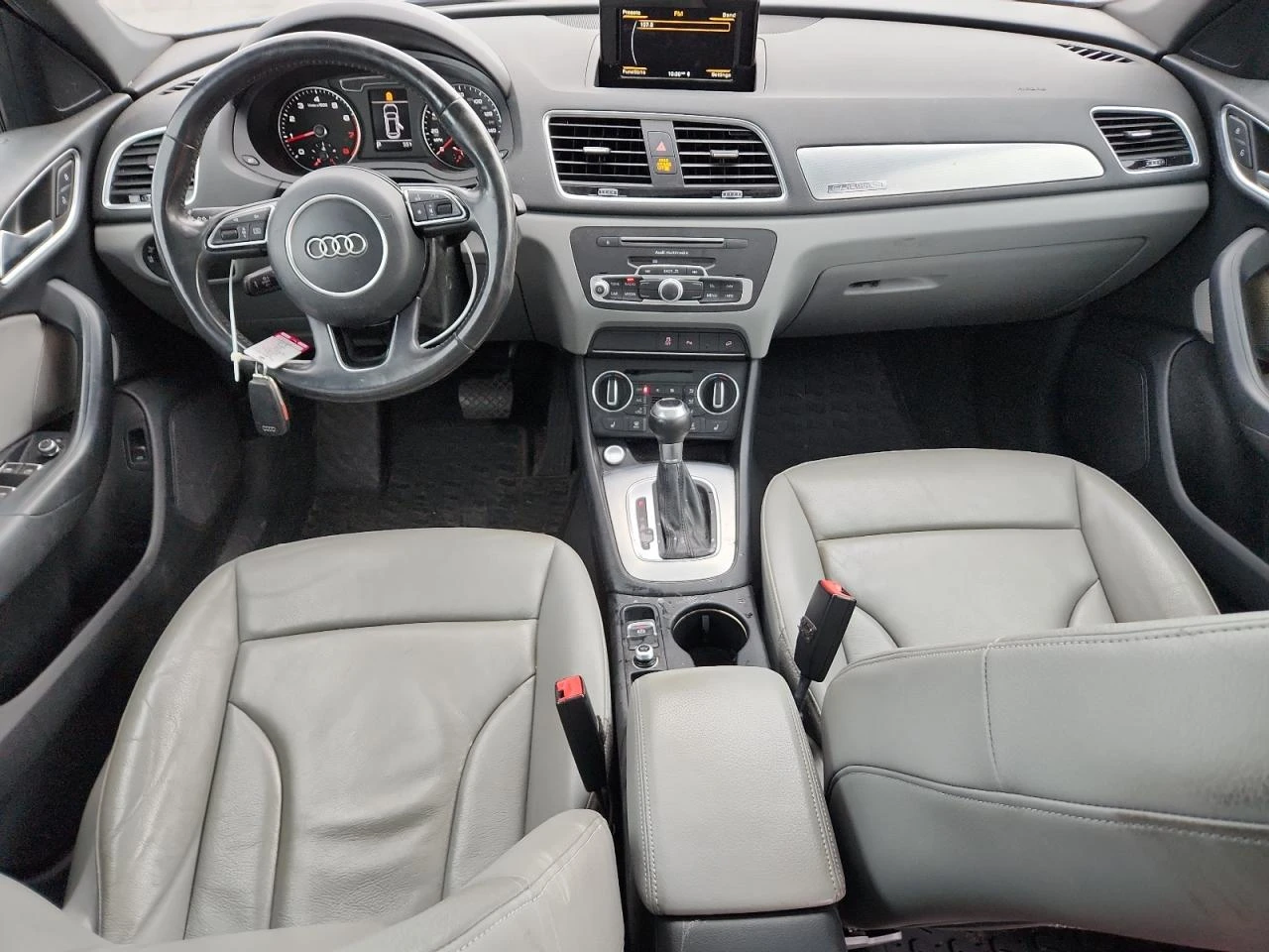 Audi Q3 * PREMIUM* * КОЖЕН САЛОН*  - изображение 8