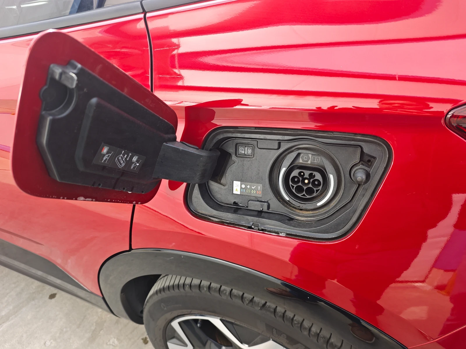 Opel Grandland 1.6 Plug in hybrid, снимка 6 - Автомобили и джипове - 53815727