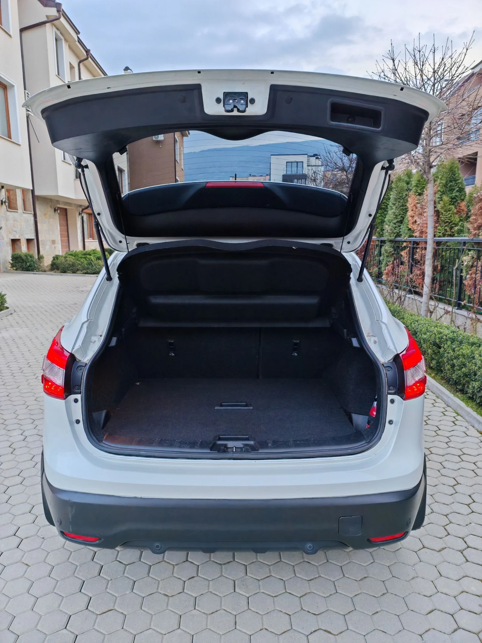 Nissan Qashqai АВТОМАТИК 84К КМ. ОТ NISSAN BG. ПАНОРАМА. ОБСЛУЖЕН, снимка 8 - Автомобили и джипове - 53882409