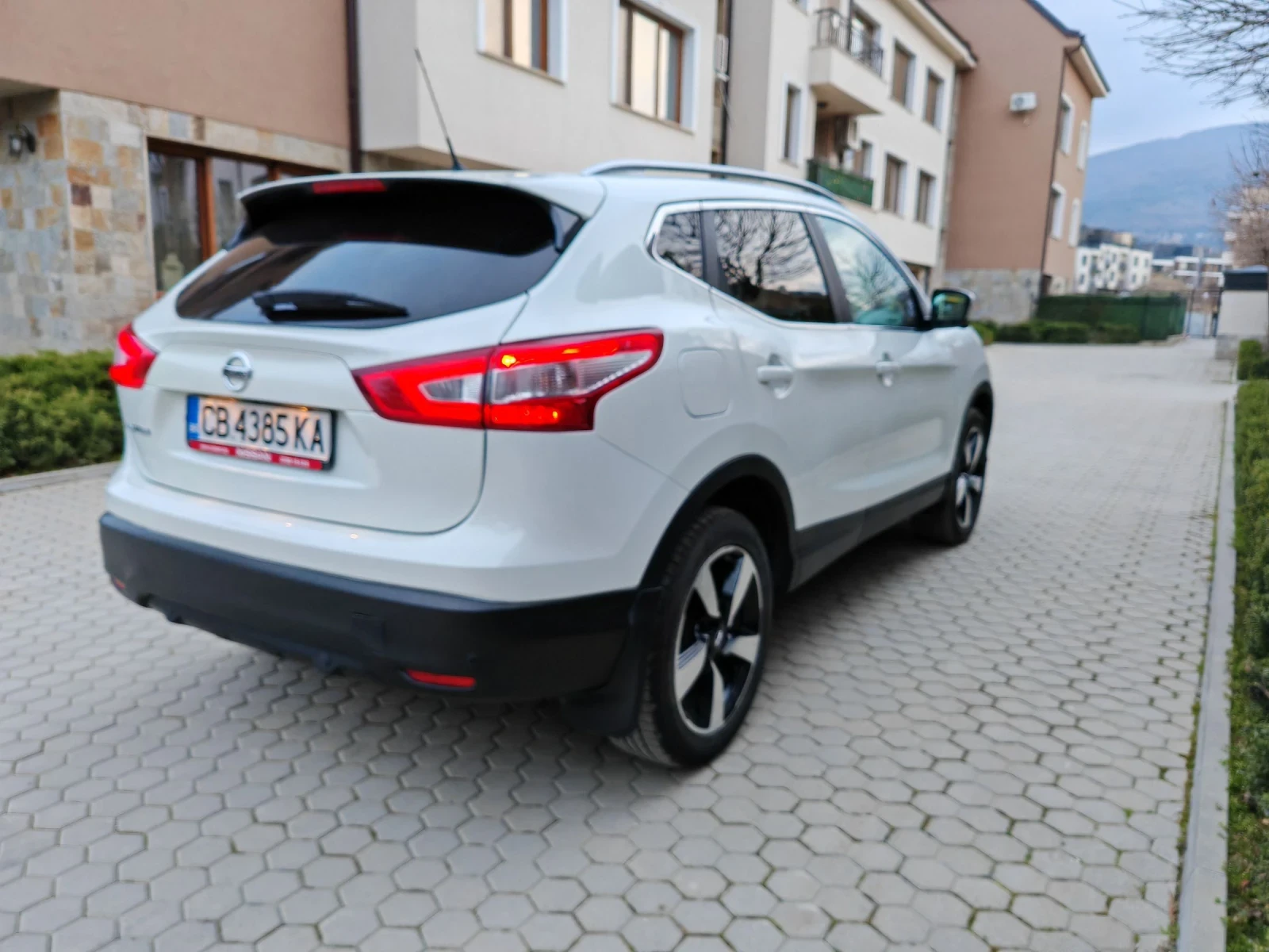 Nissan Qashqai АВТОМАТИК 84К КМ. ОТ NISSAN BG. ПАНОРАМА. ОБСЛУЖЕН, снимка 6 - Автомобили и джипове - 53882409