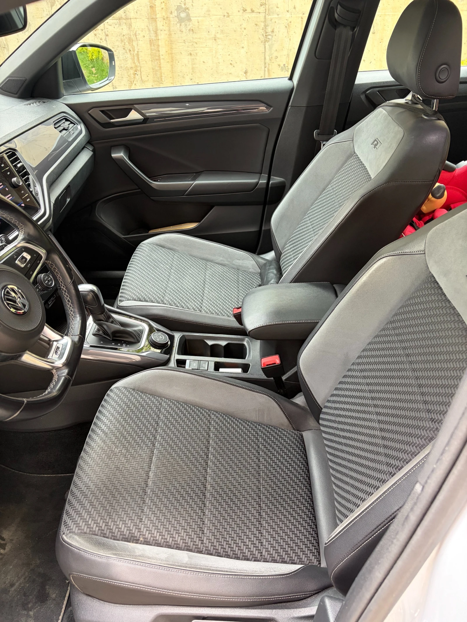 VW T-Roc R-Line, снимка 11 - Автомобили и джипове - 54510723