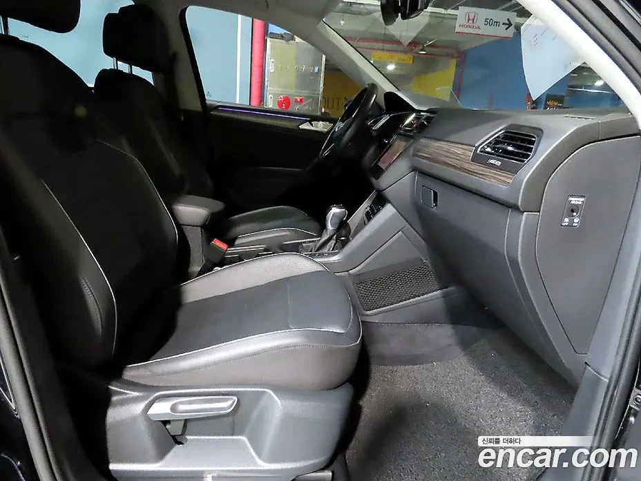 VW Tiguan PRESTIGE , снимка 15 - Автомобили и джипове - 55771564