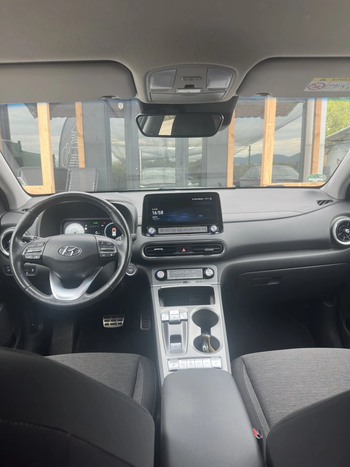 Hyundai Kona 42KWh/BLUELINK/ГАРАНЦИОННА/ТЕРМОПОМПА/SOH100%, снимка 7 - Автомобили и джипове - 56085236
