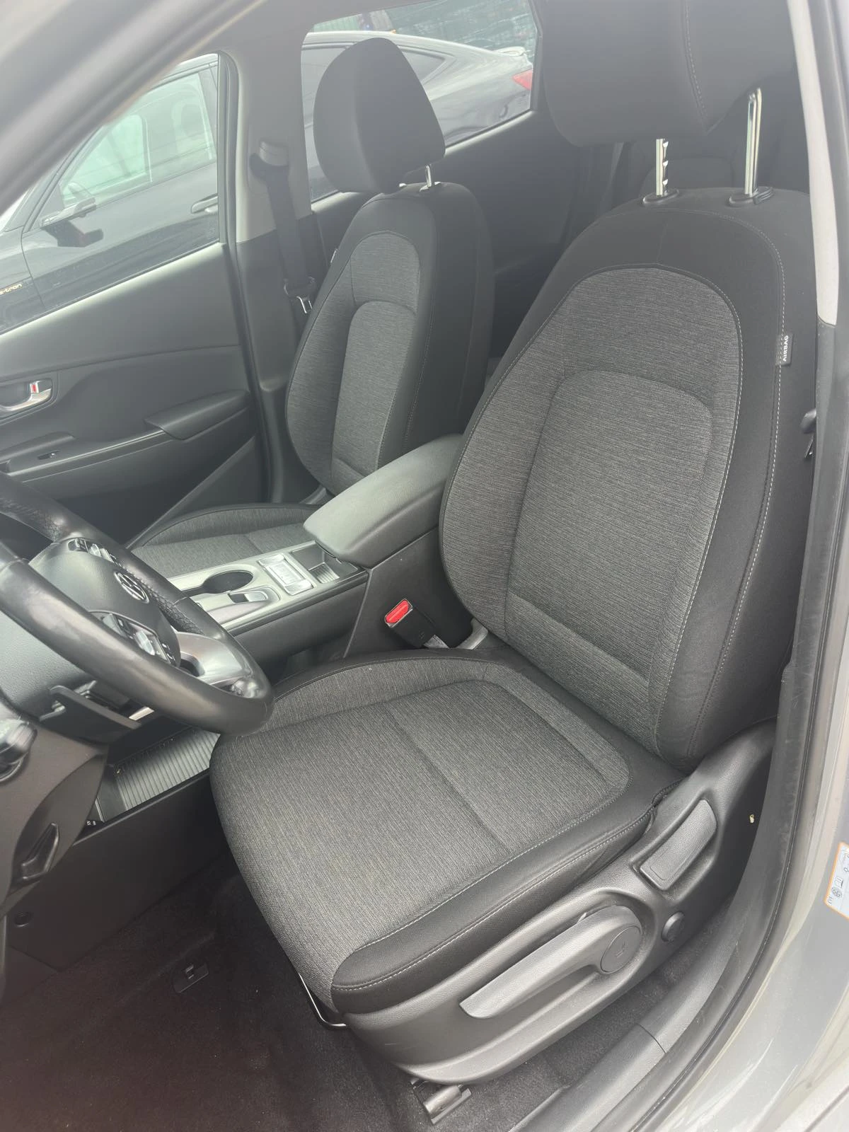 Hyundai Kona 42KWh/BLUELINK/ГАРАНЦИОННА/ТЕРМОПОМПА/SOH100%, снимка 12 - Автомобили и джипове - 56085236