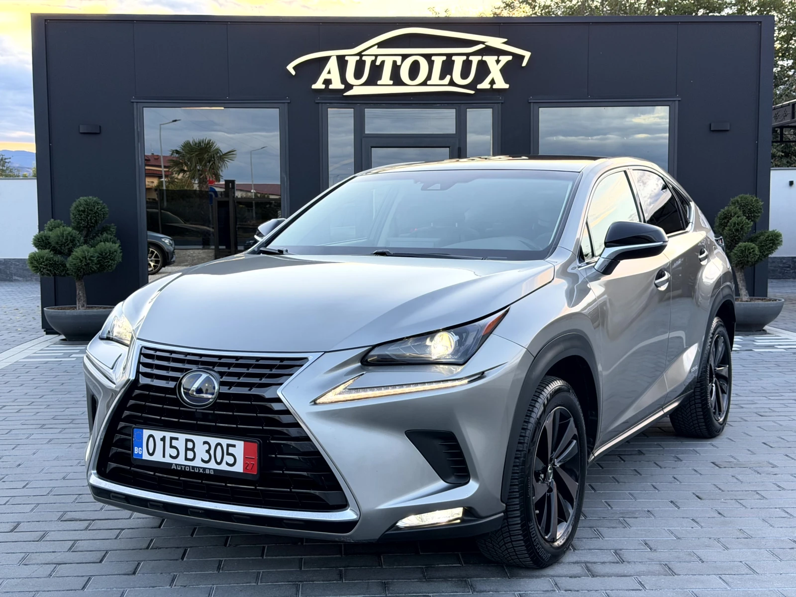 Lexus NX 300h В ГАРАНЦИЯ/ОБСЛУЖЕН 2.5HYBRID 4X4 FACELIFT