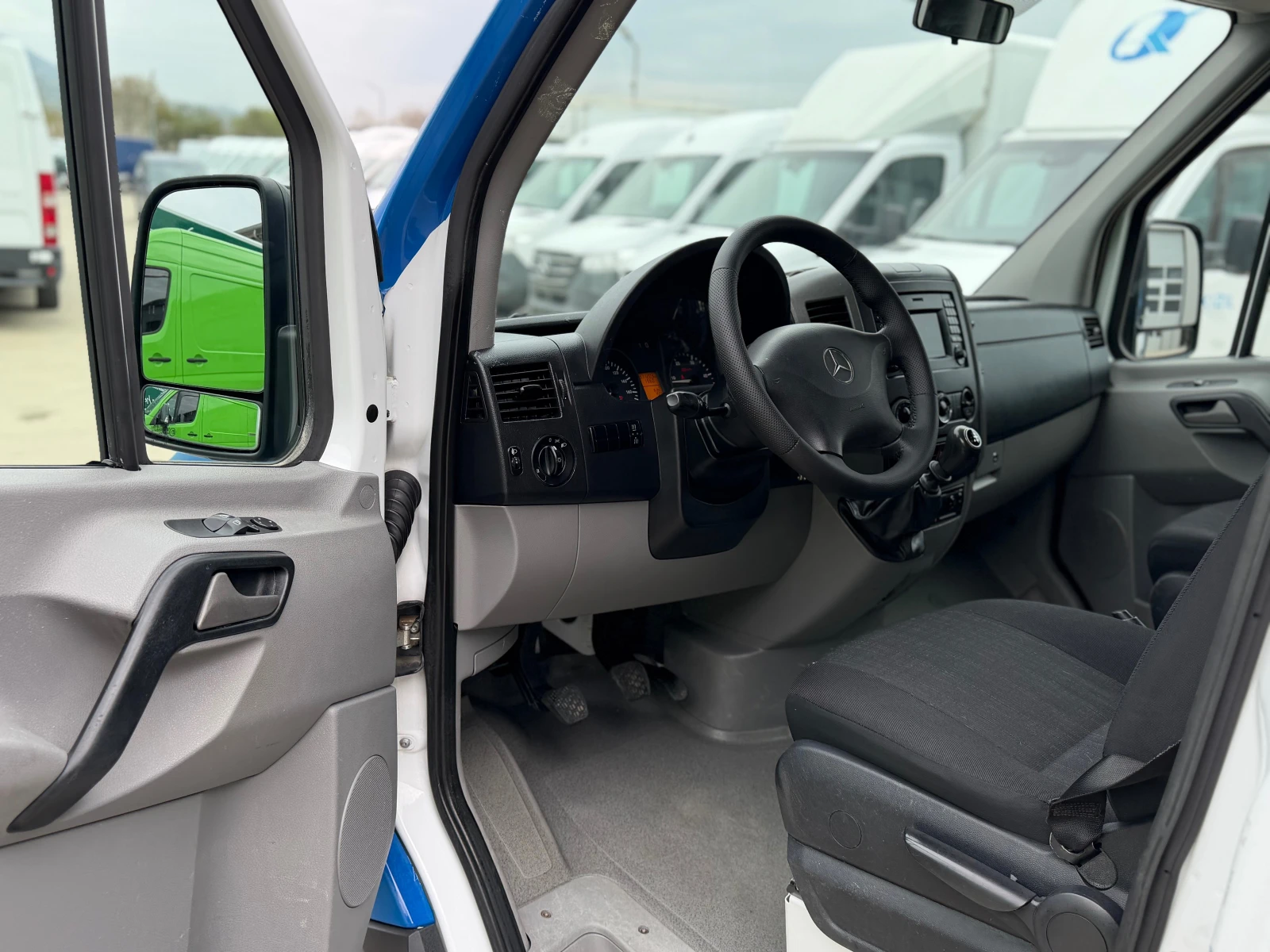 Mercedes-Benz Sprinter 316 6-МЕСТЕН!КЛИМА!ТОП!, снимка 12 - Бусове и автобуси - 54211653