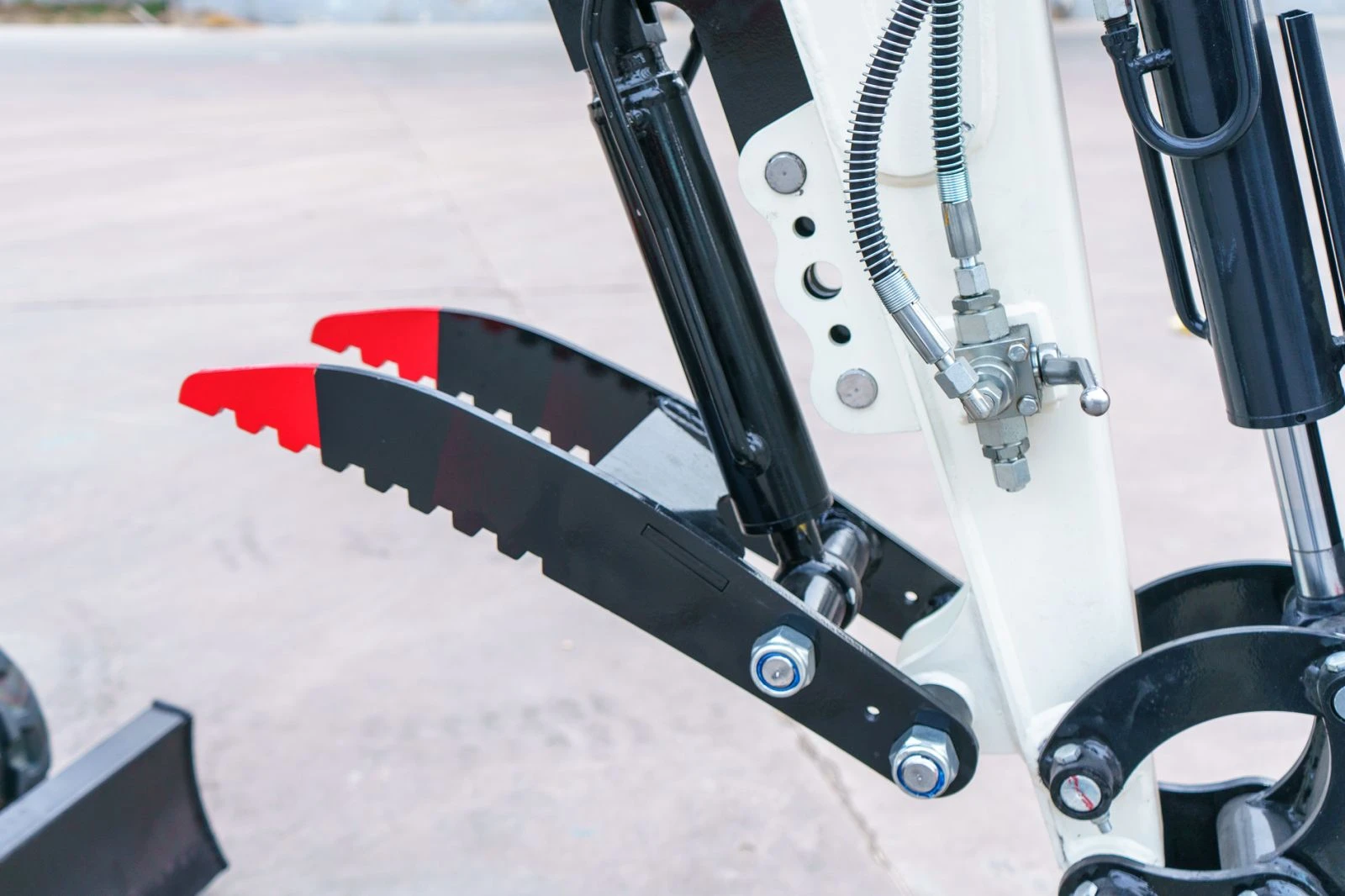 Багер ZETTRA Z15, снимка 8 - Индустриална техника - 53988628