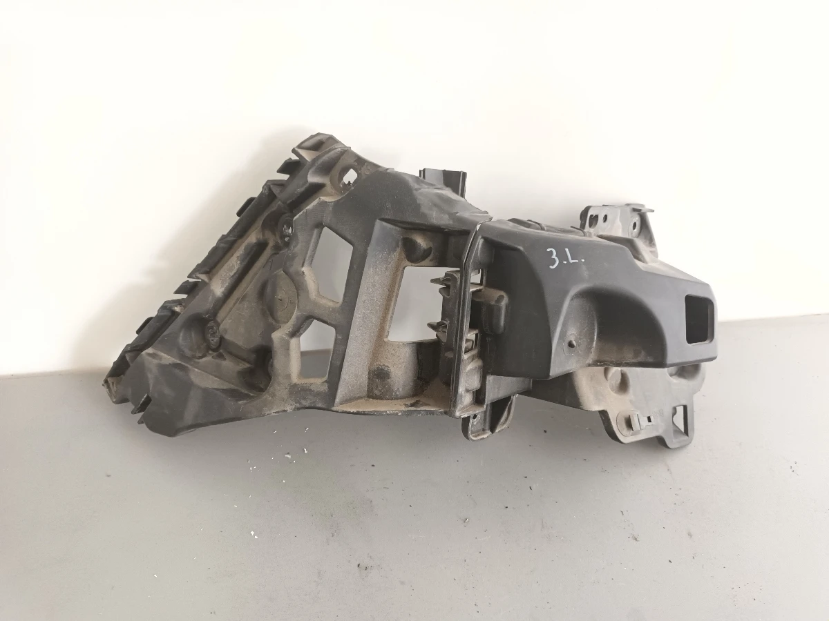 Водач,държач броня Заден ляв рено клио 1.5дци 