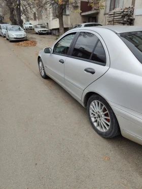 Mercedes-Benz C 200, снимка 2