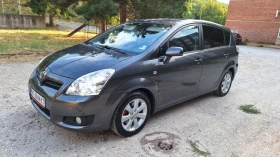 Обява за продажба на Toyota Corolla verso 2.2 136 к.с 6+ 1 ~9 500 лв. - изображение 1