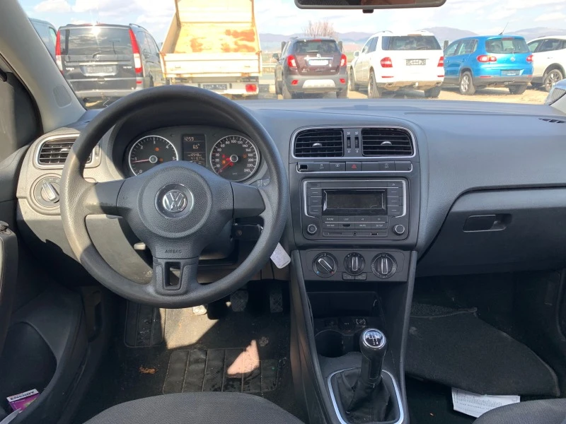 VW Polo 1.6TDI, снимка 6 - Автомобили и джипове - 39912934