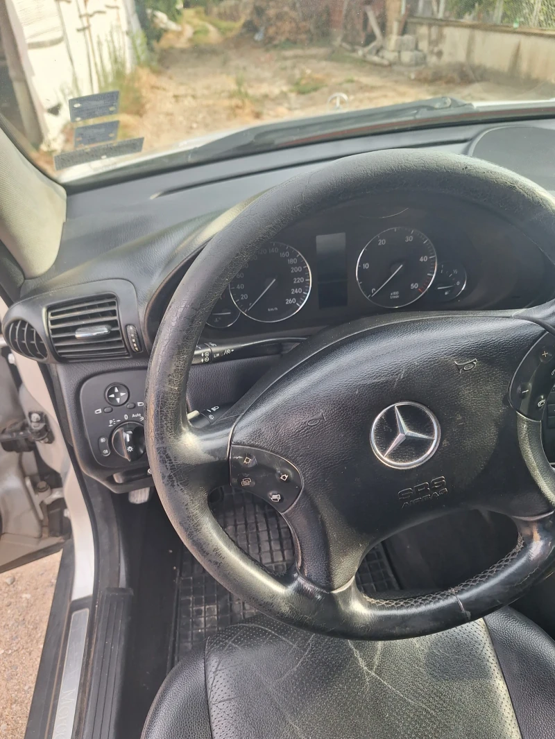 Mercedes-Benz C 200, снимка 6 - Автомобили и джипове - 47033784