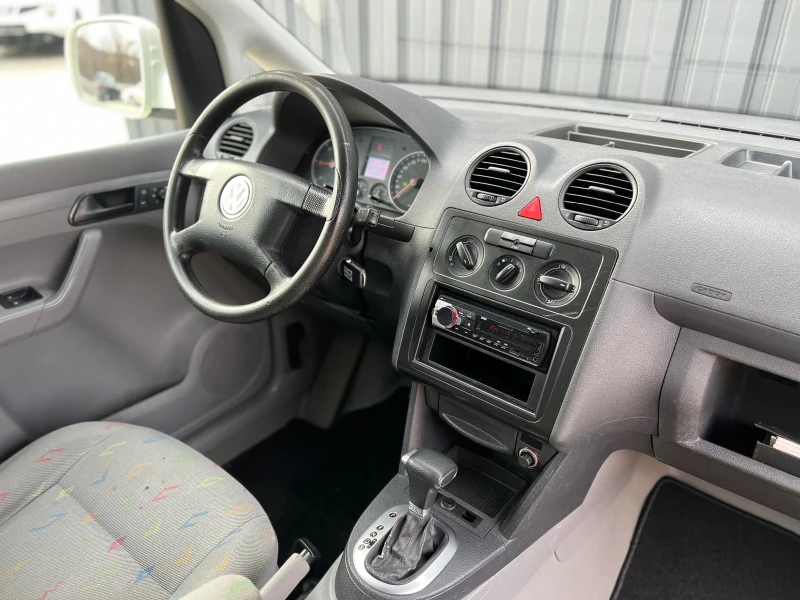 VW Caddy DSG , снимка 14 - Автомобили и джипове - 48211087