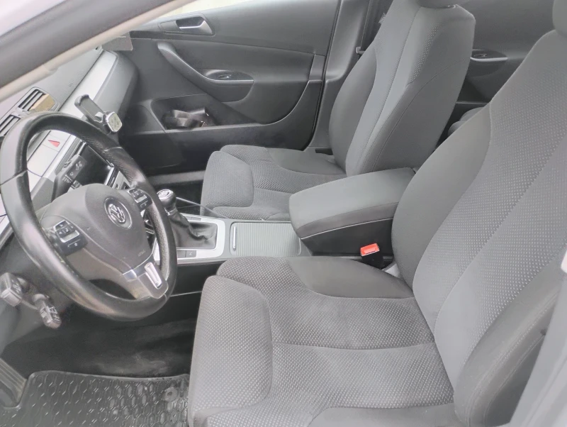 VW Passat, снимка 5 - Автомобили и джипове - 52802079