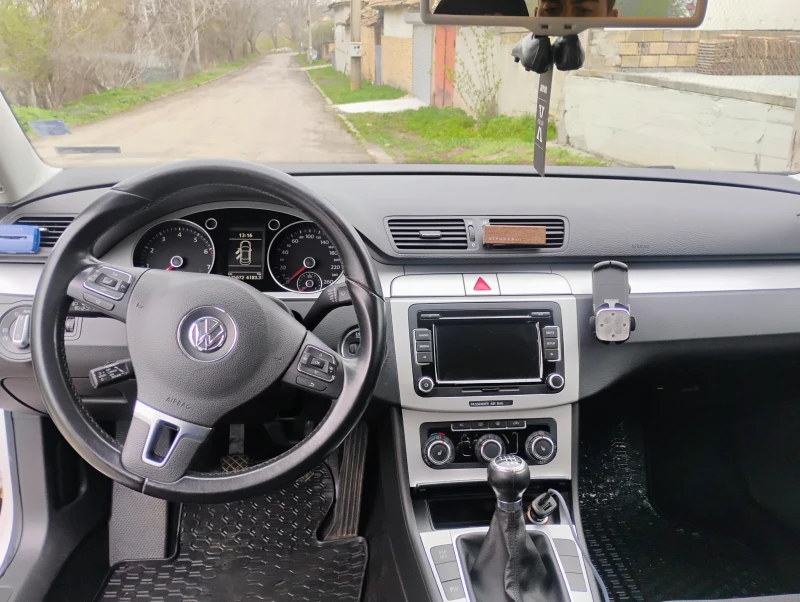 VW Passat, снимка 4 - Автомобили и джипове - 52802079
