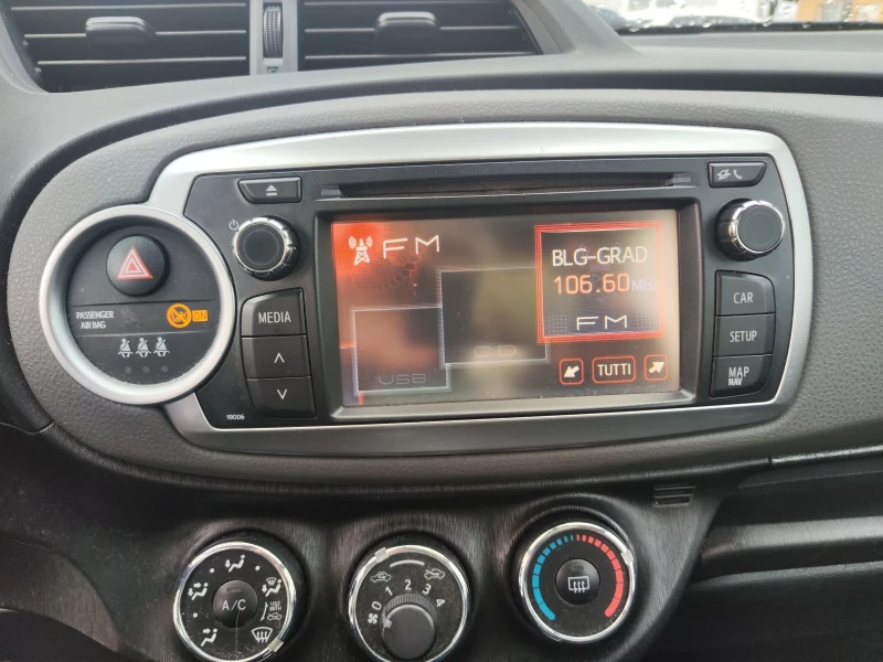 Toyota Yaris 1.0 EVRO 5B, снимка 14 - Автомобили и джипове - 52518004