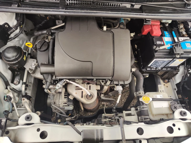 Toyota Yaris 1.0 EVRO 5B, снимка 15 - Автомобили и джипове - 52518004