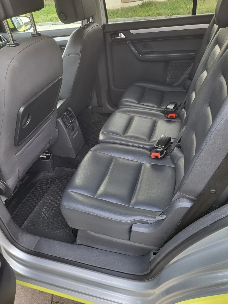 VW Touran 1.4, снимка 8 - Автомобили и джипове - 53010769