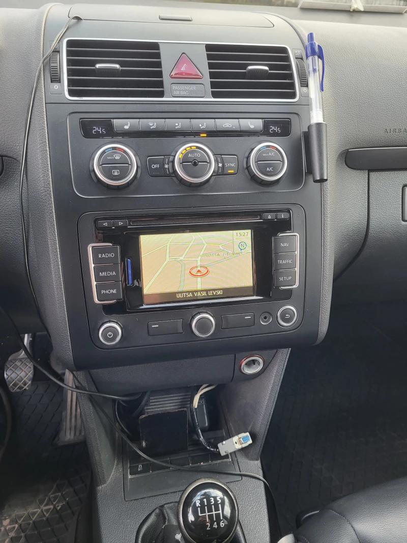 VW Touran 1.4, снимка 12 - Автомобили и джипове - 53010769