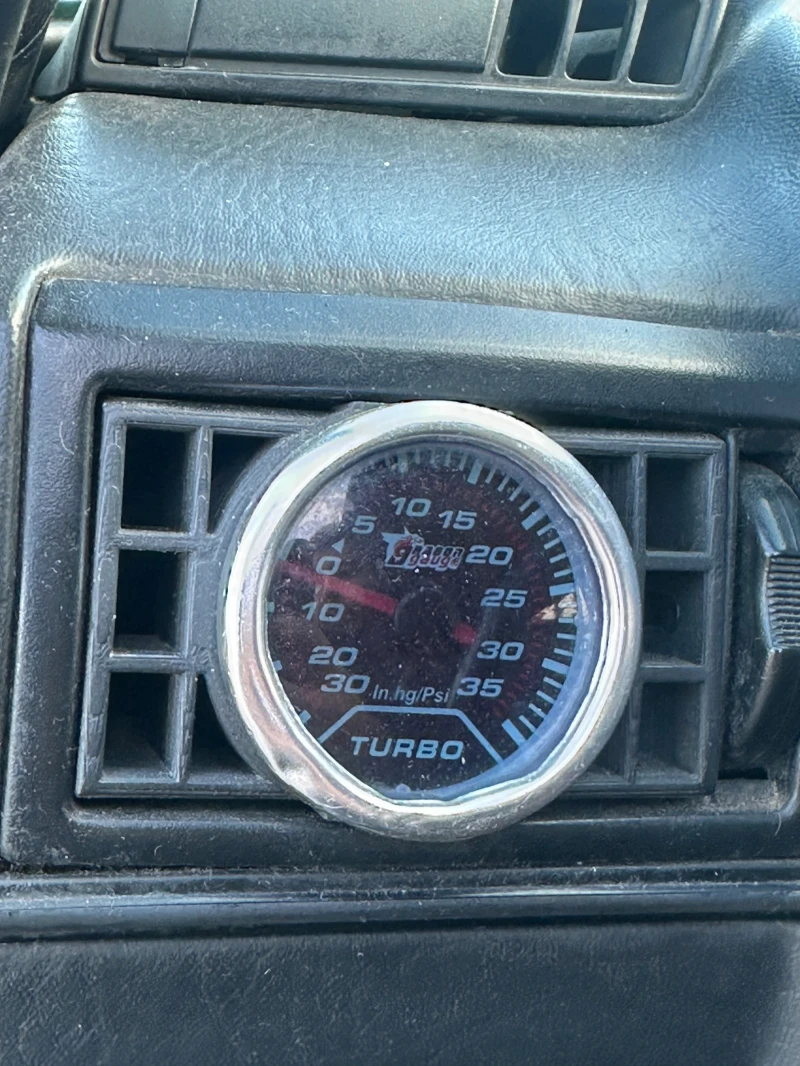 VW Jetta 1.6 GTD, снимка 12 - Автомобили и джипове - 53149829