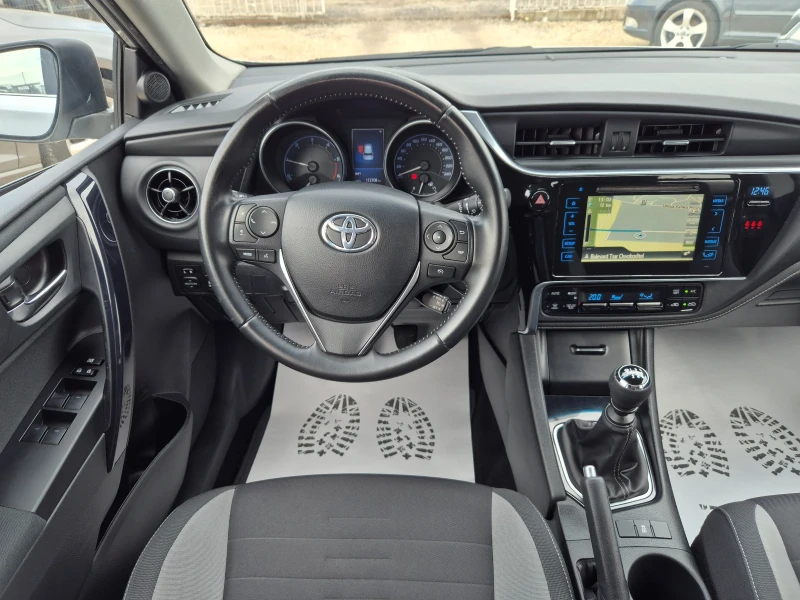 Toyota Auris 1.4D4D fecelift, снимка 10 - Автомобили и джипове - 53461129