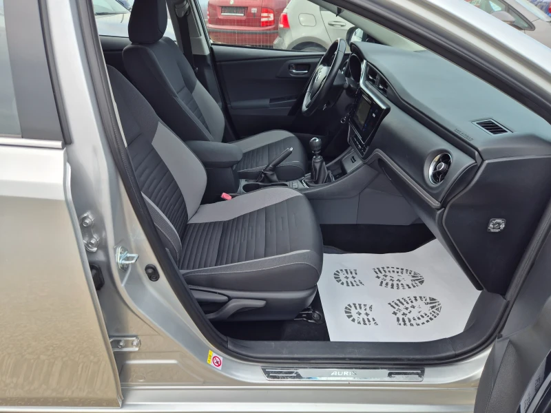 Toyota Auris 1.4D4D fecelift, снимка 12 - Автомобили и джипове - 53461129