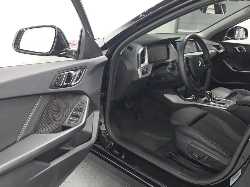 BMW 118 D (F40) Joy First Edition, снимка 9 - Автомобили и джипове - 55899690