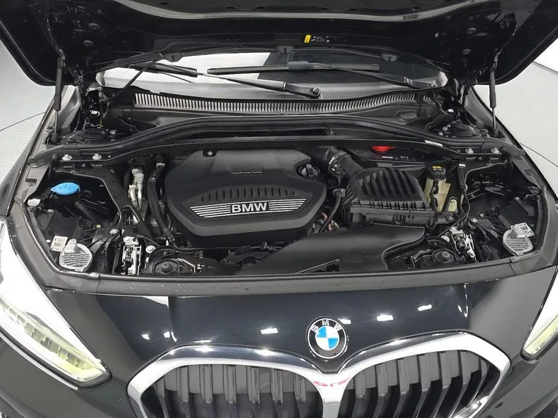 BMW 118 D (F40) Joy First Edition, снимка 5 - Автомобили и джипове - 55899690