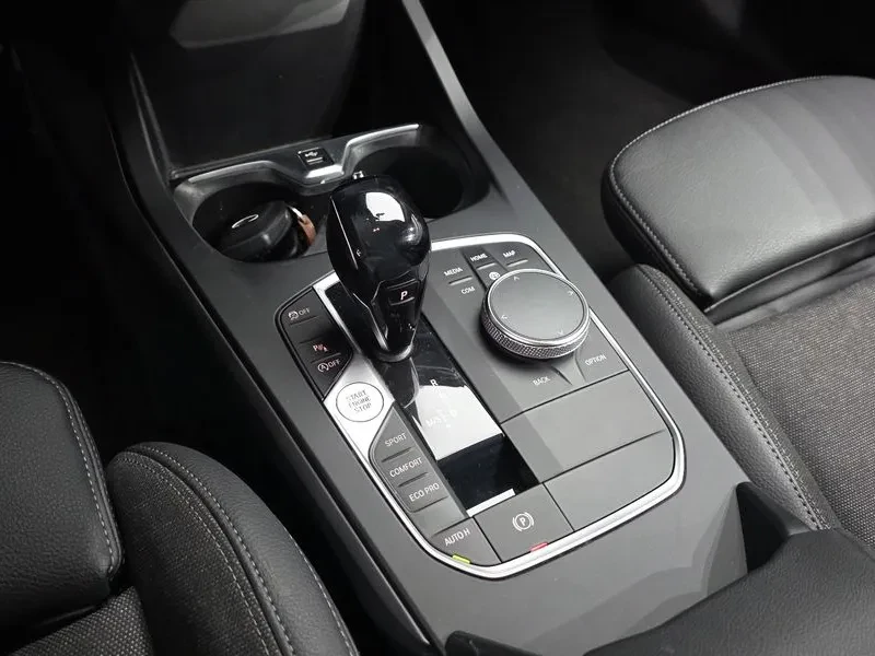 BMW 118 D (F40) Joy First Edition, снимка 8 - Автомобили и джипове - 55899690