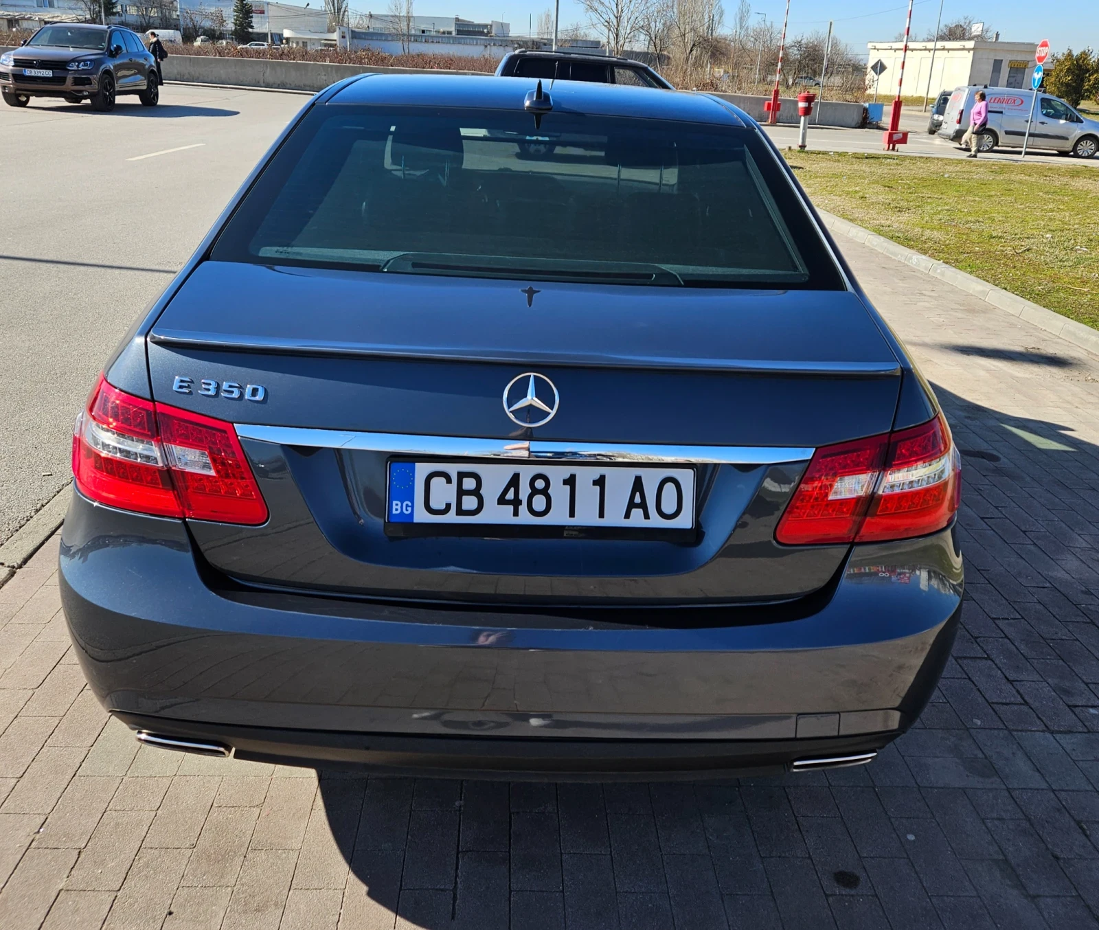 Mercedes-Benz E 350  - изображение 4