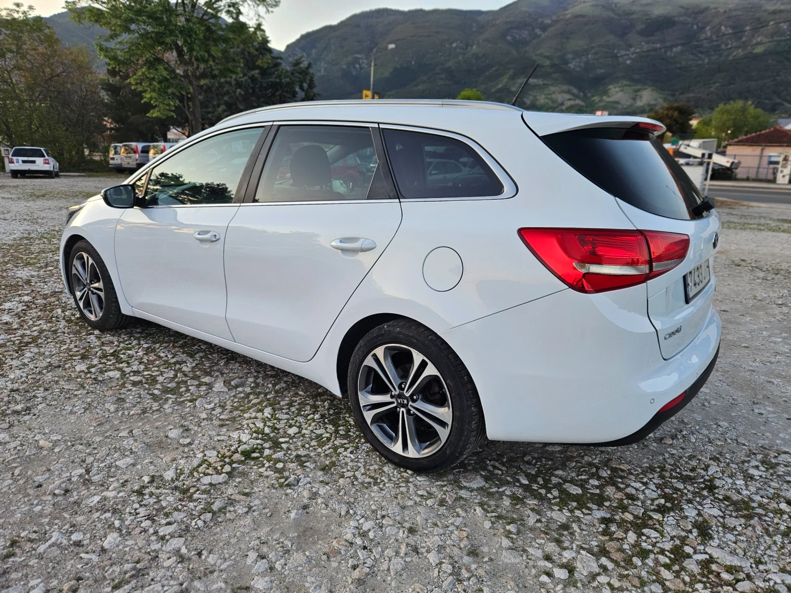 Kia Ceed 1.6/136К.С/FACELIFT/NAVI/ИСПАНИЯ  - изображение 4
