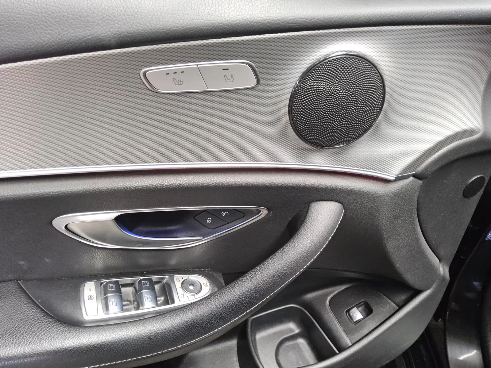 Mercedes-Benz E 220 d* Distronic* MB-LED - изображение 9