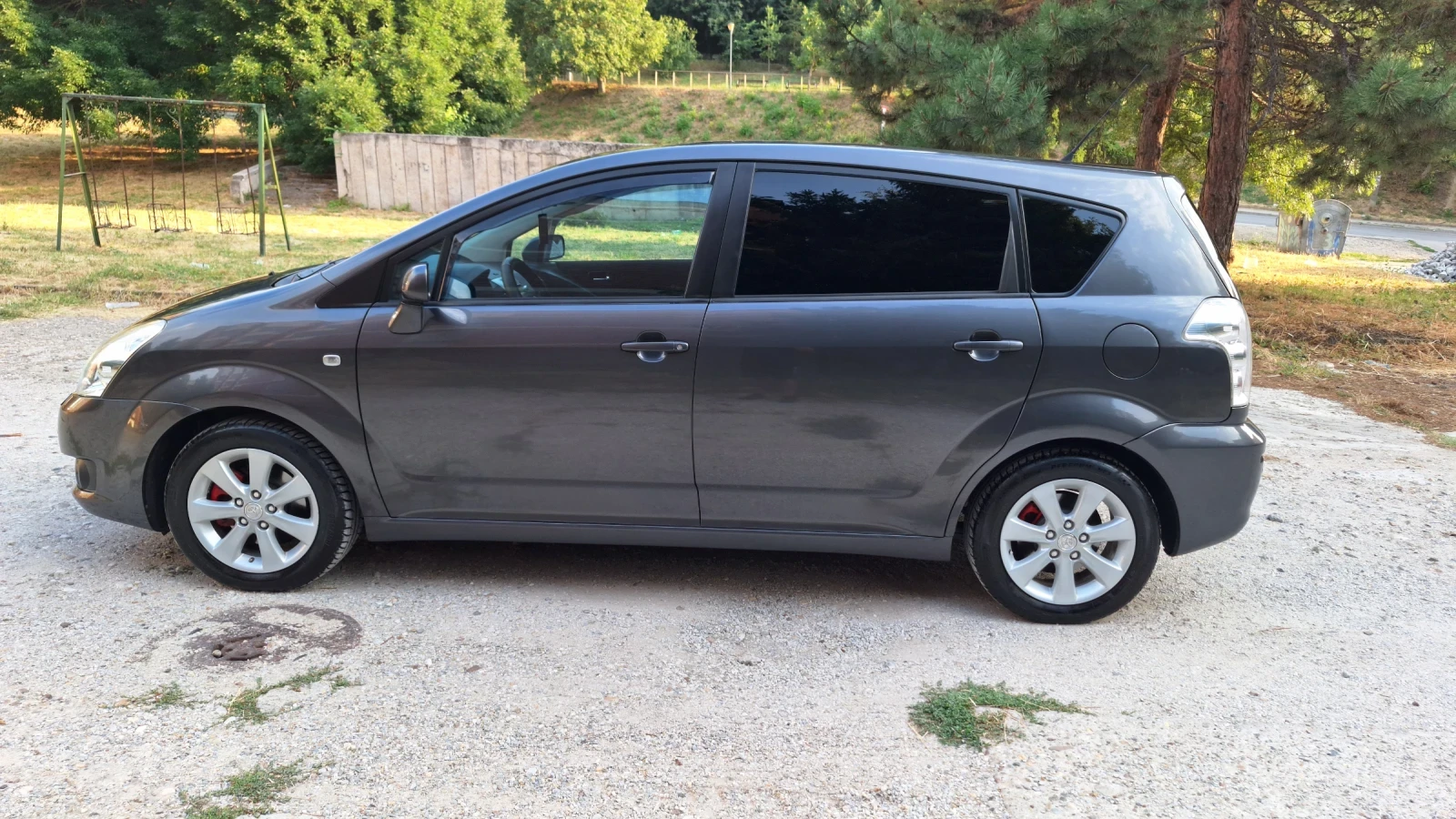 Toyota Corolla verso 2.2 136 к.с 6+ 1 - изображение 8