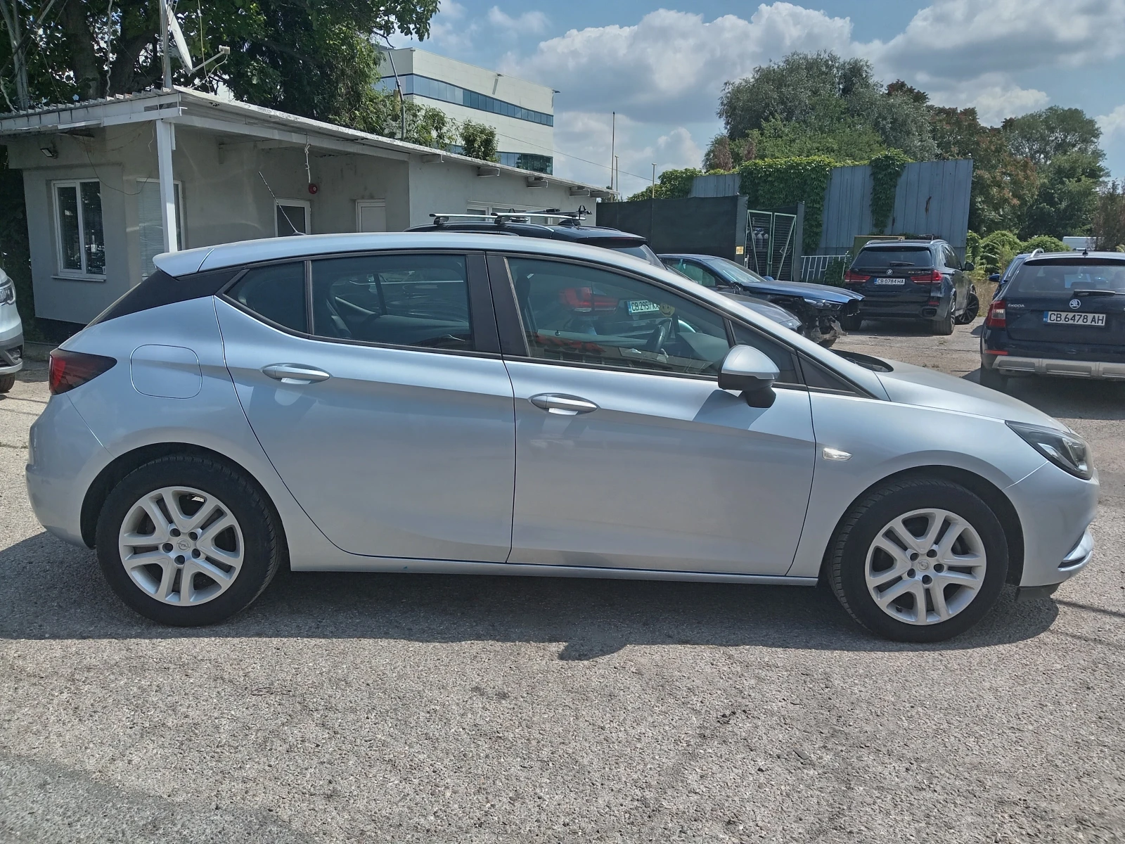 Opel Astra 1.4T Auto - изображение 6