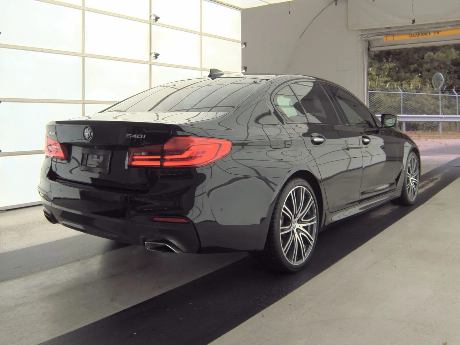 BMW 540 M-PACK* МАСАЖ* ДИСТРОНИК* ВАКУМ* 360* HEADUP* FULL - изображение 5