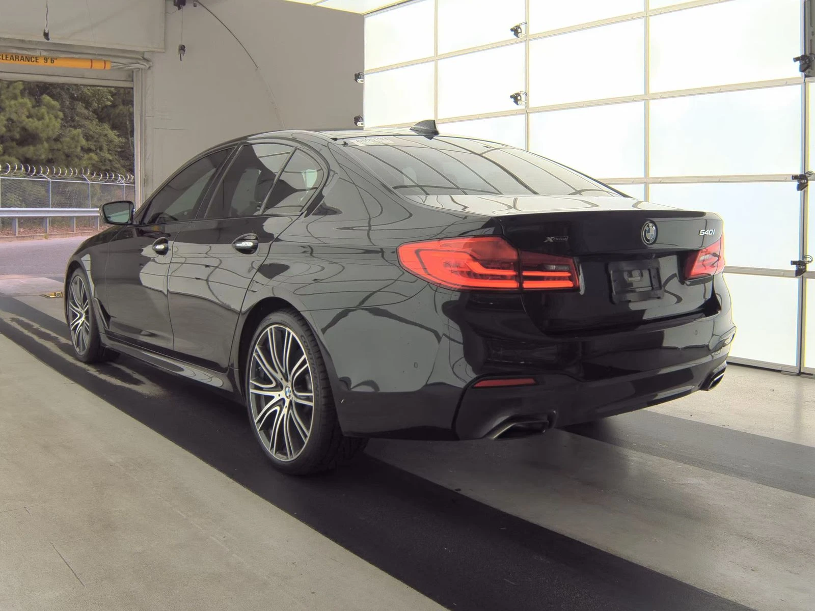 BMW 540 M-PACK* МАСАЖ* ДИСТРОНИК* ВАКУМ* 360* HEADUP* FULL - изображение 6