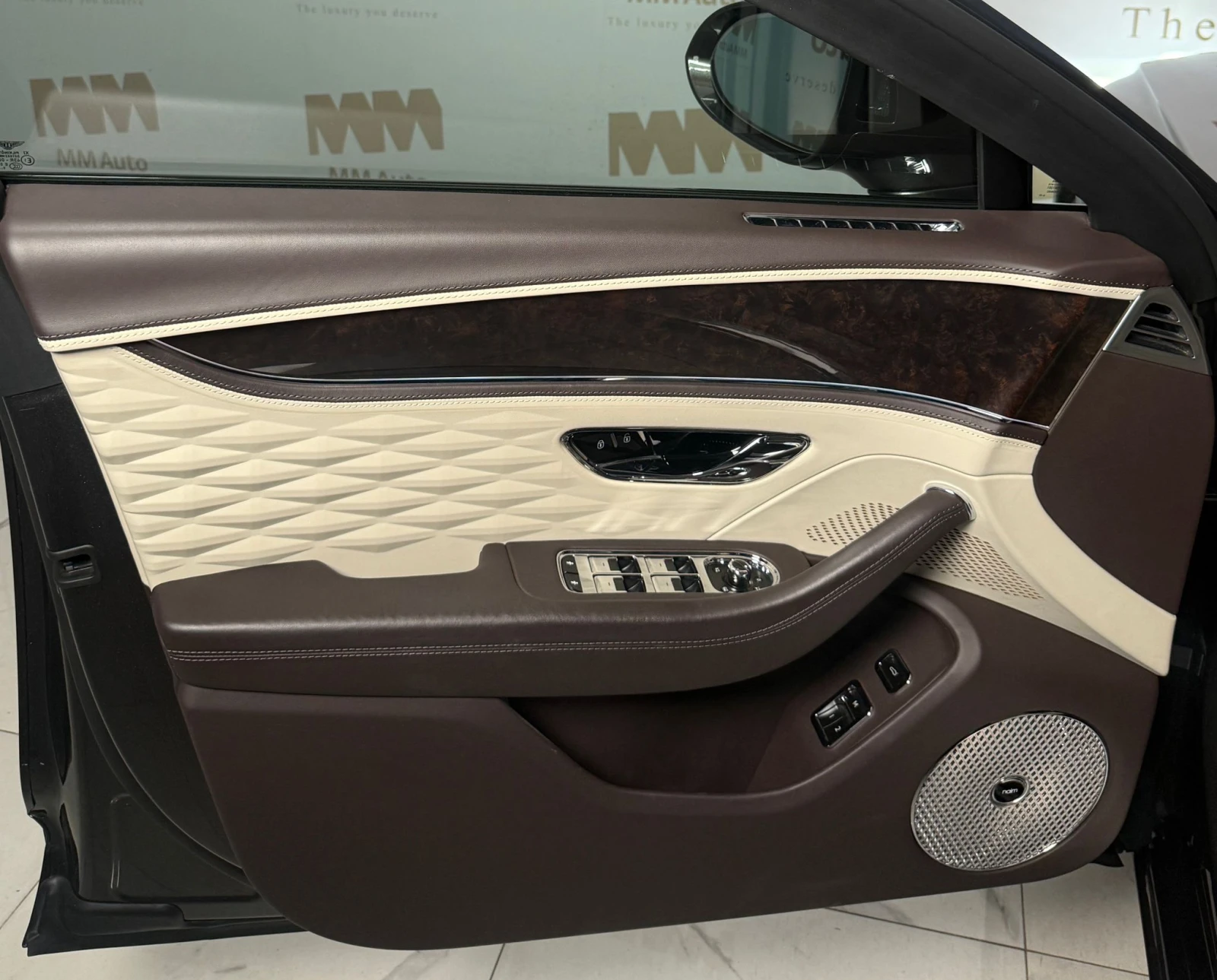 Bentley Flying Spur W12* FirstEdition* HuD* Pano* Massage* Naim - изображение 7