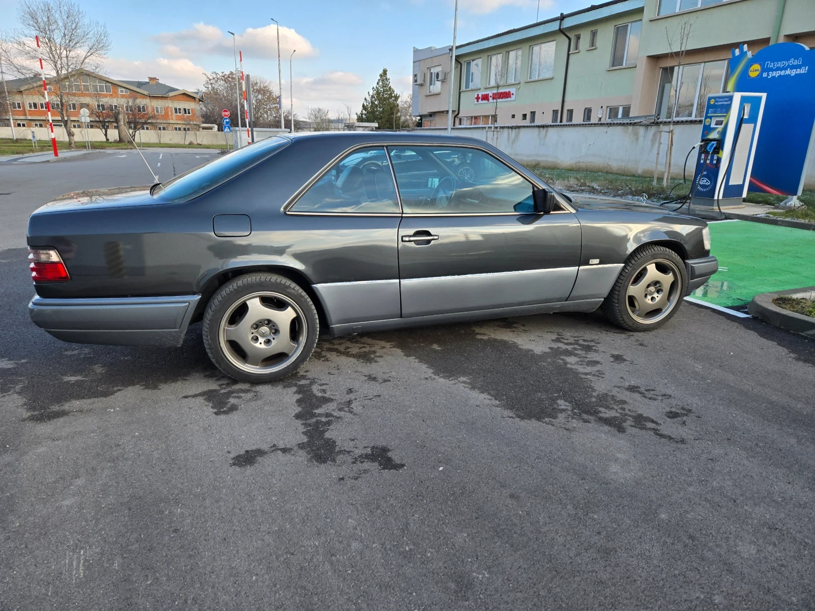 Mercedes-Benz 124 CE 220 - изображение 2