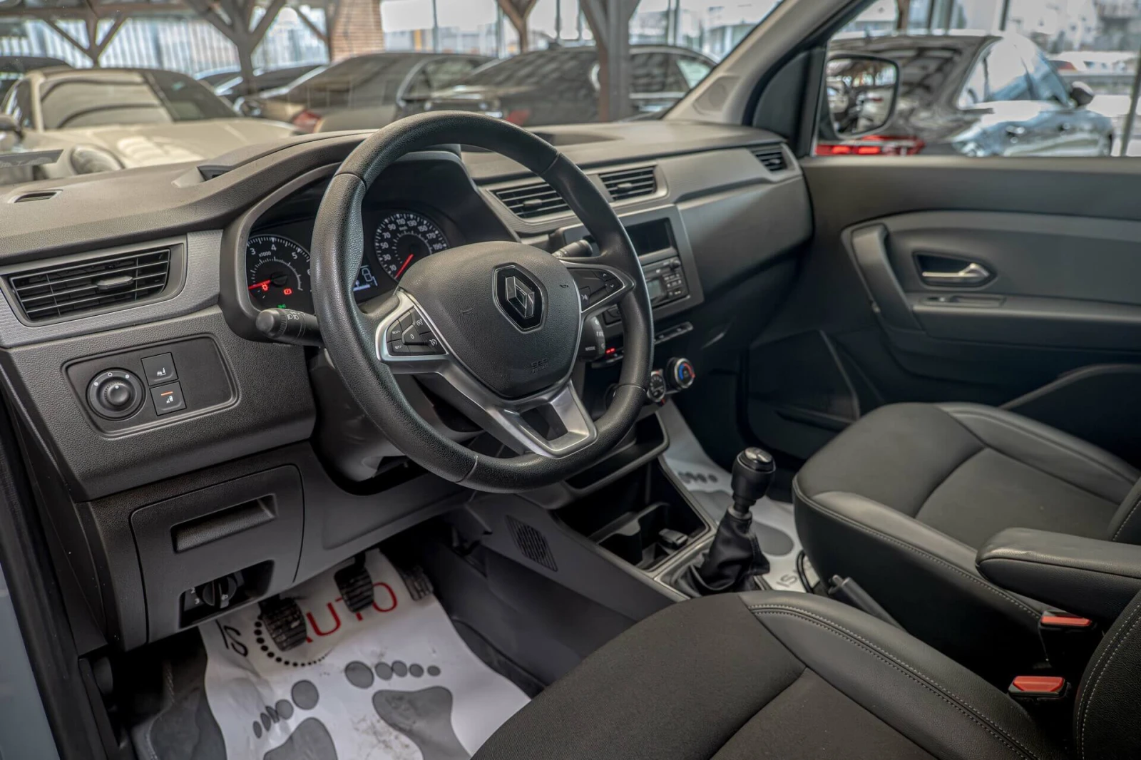 Renault Express 1.5Blue dCi/Подгрев/Климатик/Парктроник/Blind Spot - изображение 9