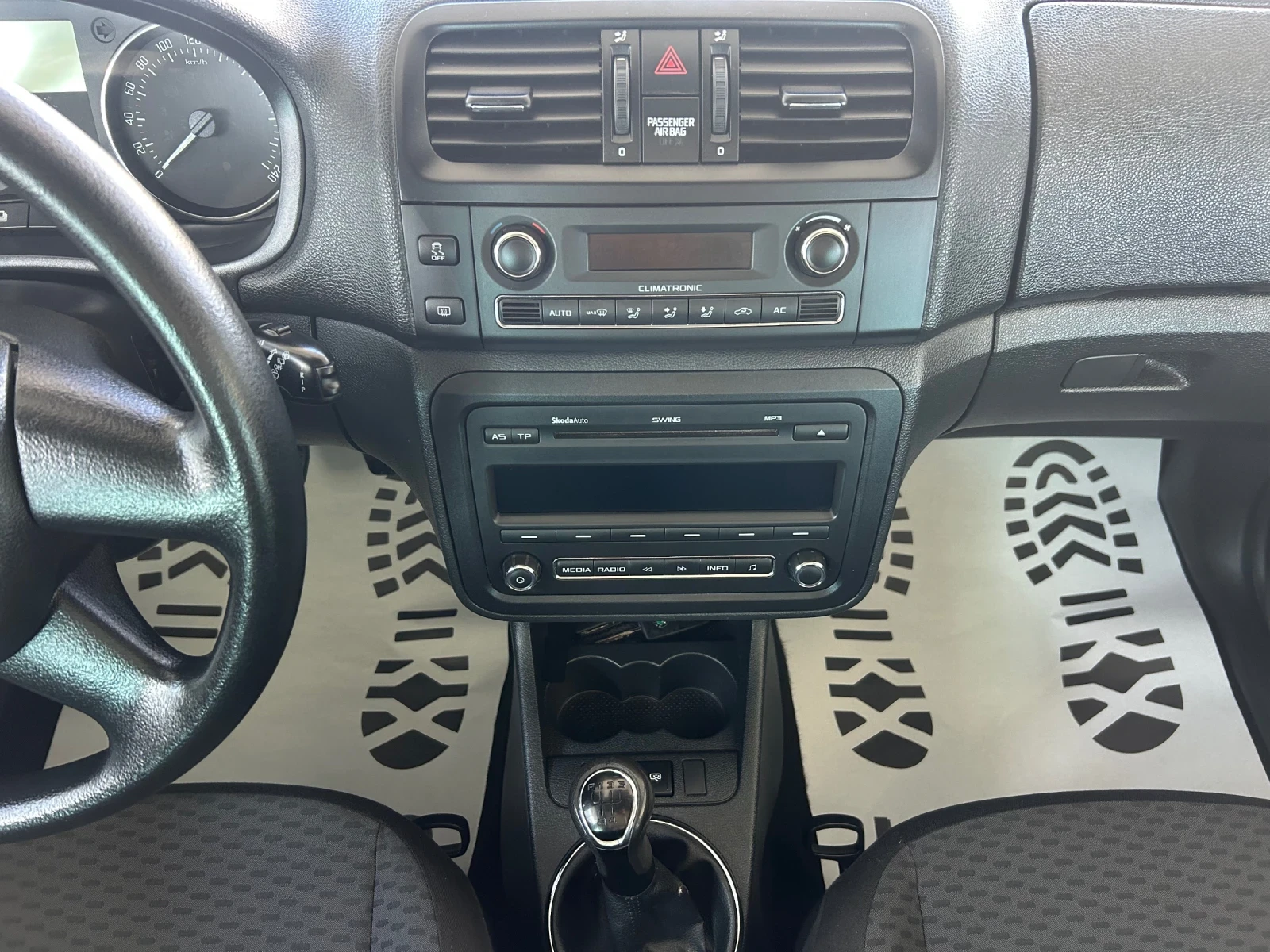 Skoda Roomster * 1.2i* 85к.с* PANORAMA* 114000km!, снимка 11 - Автомобили и джипове - 53797638