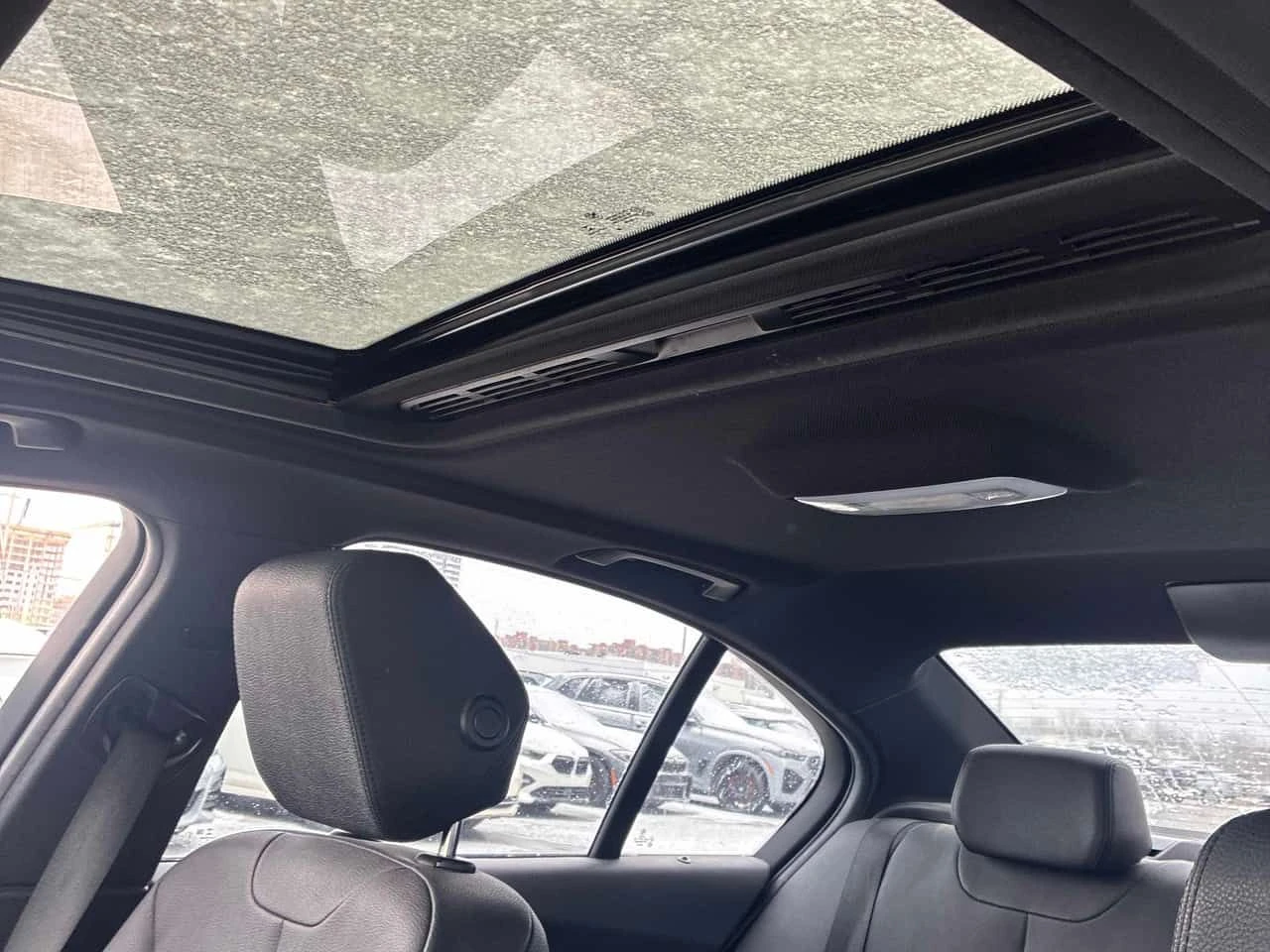 BMW 330 * 330i xDrive * CARFAX * ЦЕНА ДО БГ, снимка 12 - Автомобили и джипове - 53893919