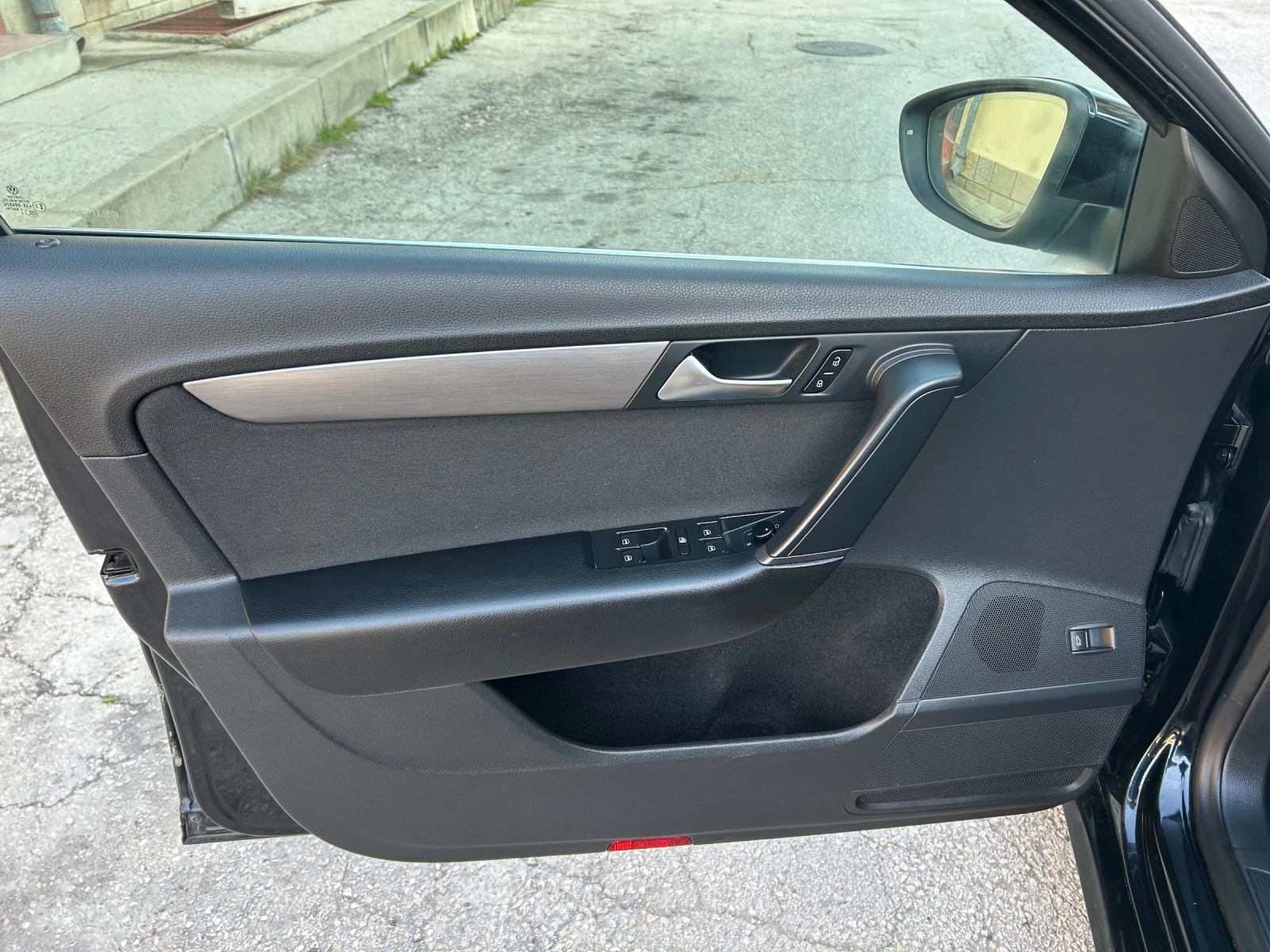 VW Passat 2.0TDI 140k.c. НАВИГАЦИЯ, снимка 13 - Автомобили и джипове - 53976960