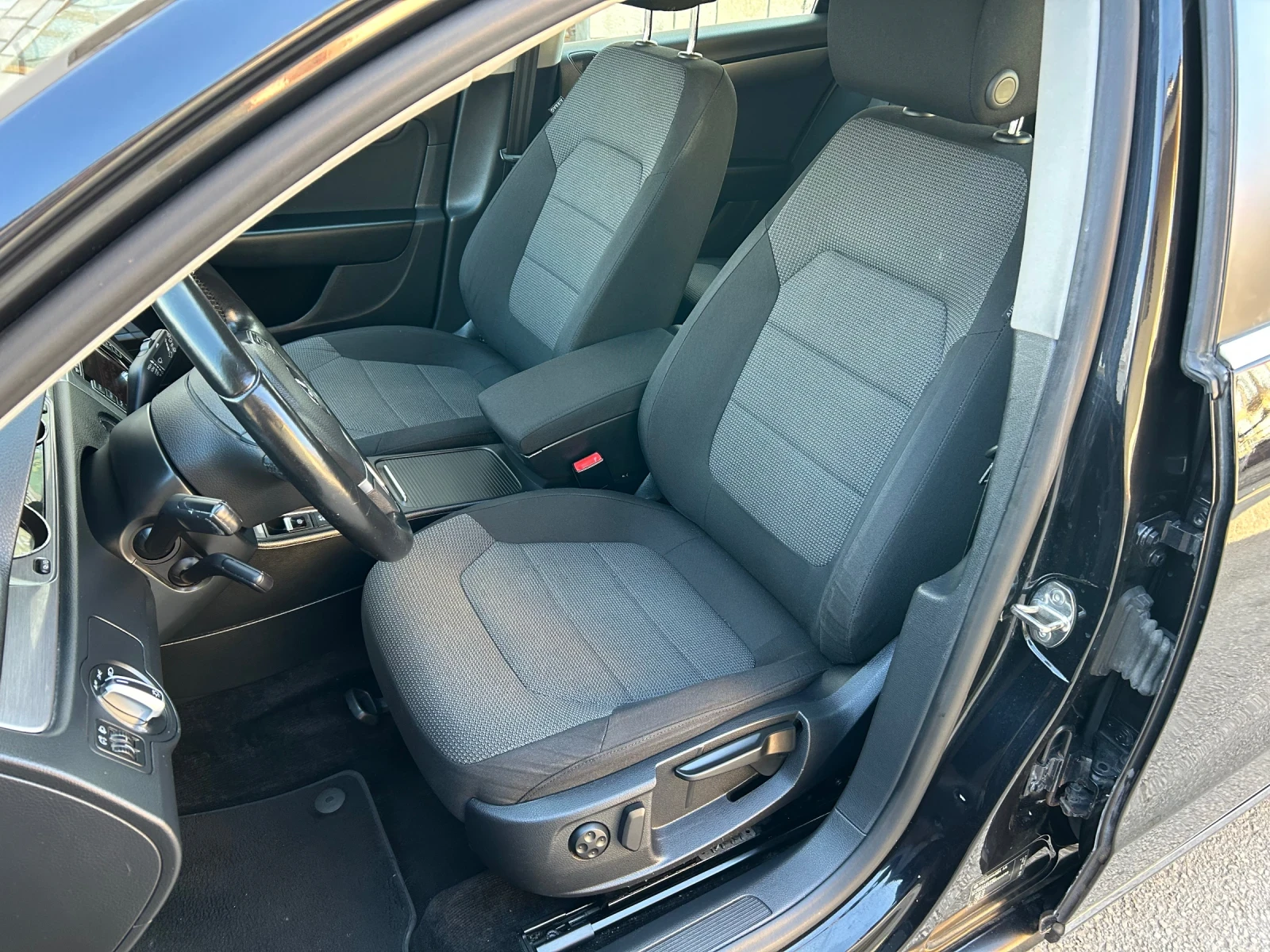 VW Passat 2.0TDI 140k.c. НАВИГАЦИЯ, снимка 15 - Автомобили и джипове - 53976960