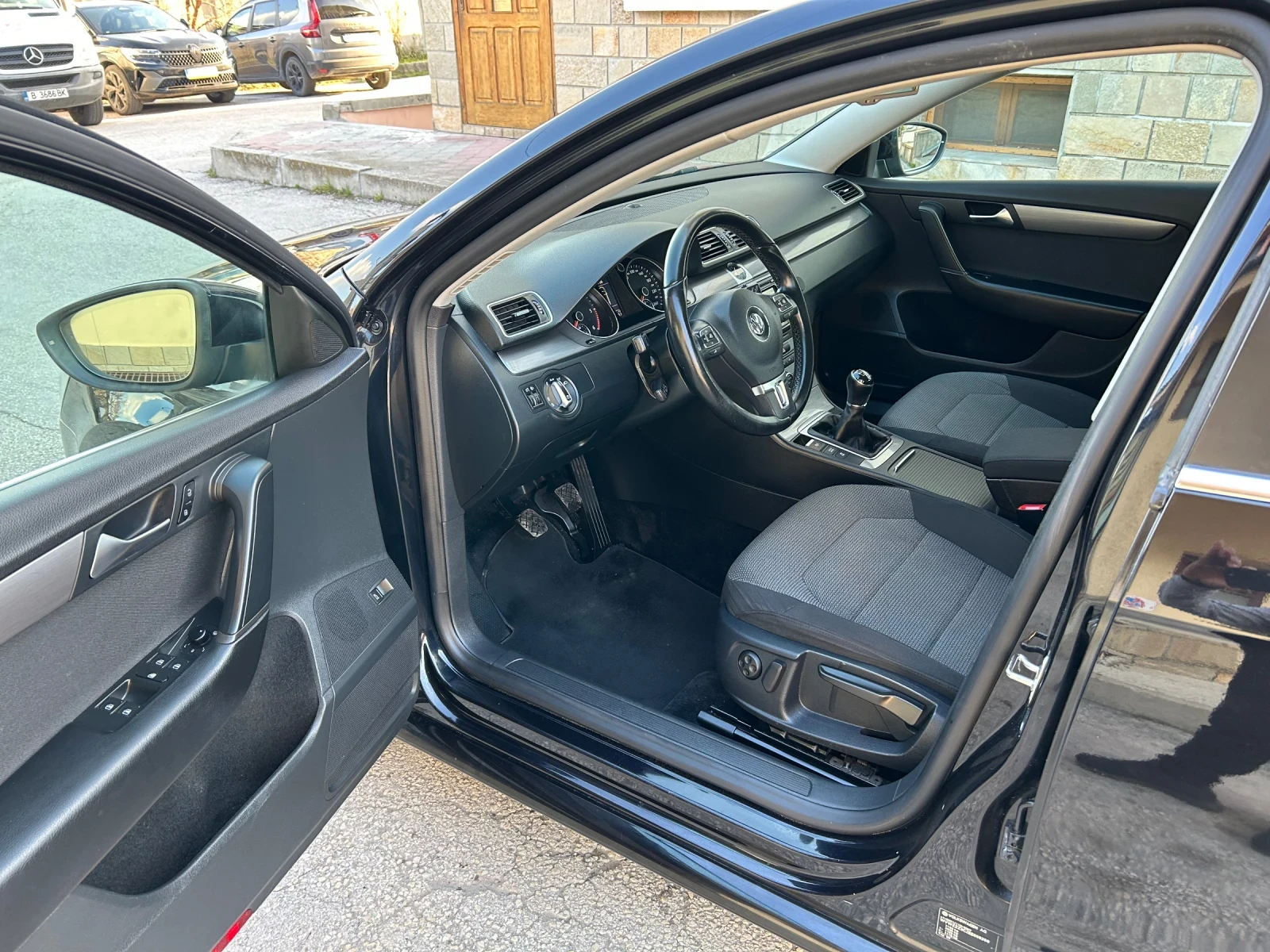 VW Passat 2.0TDI 140k.c. НАВИГАЦИЯ, снимка 8 - Автомобили и джипове - 53976960