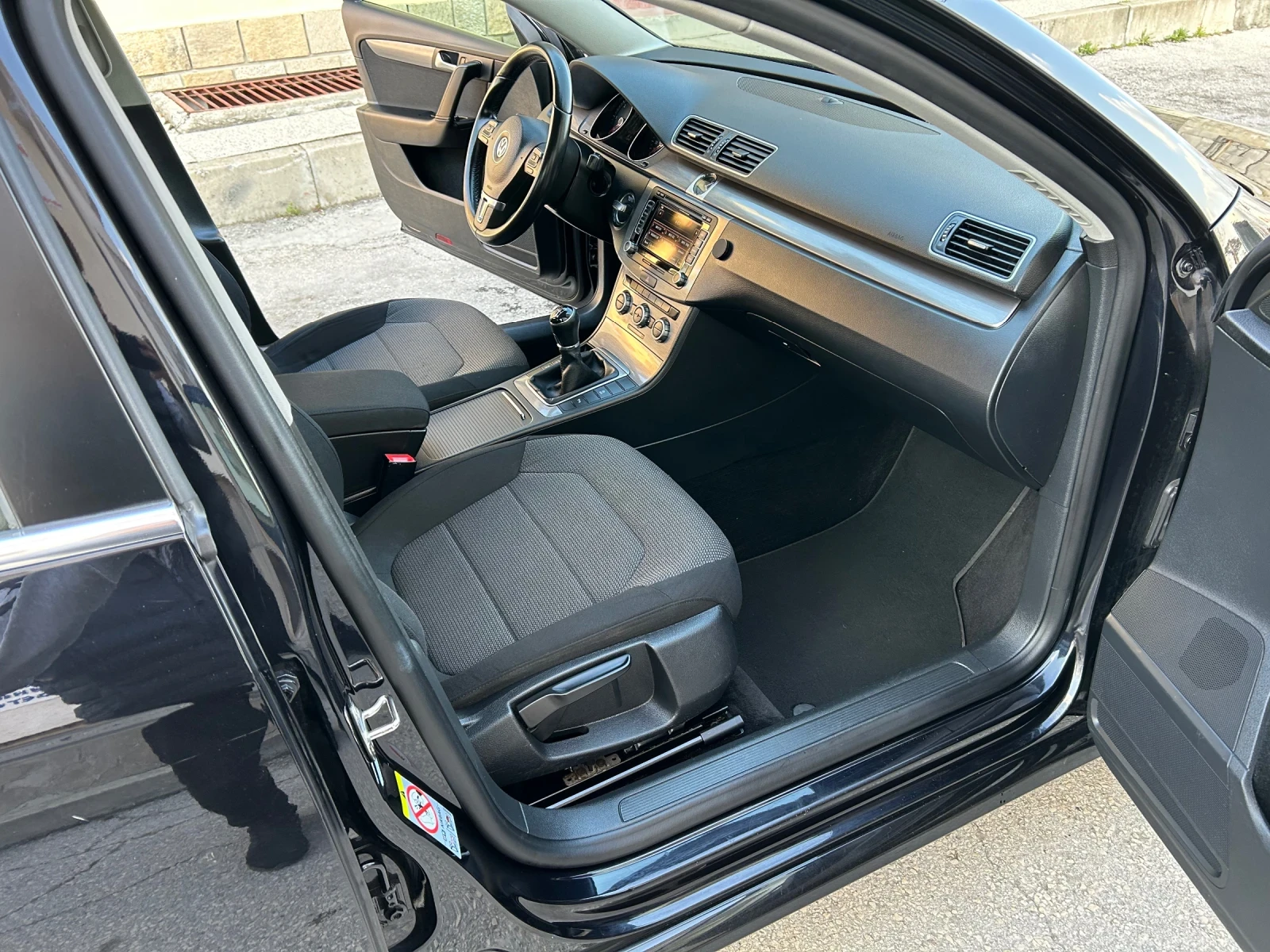 VW Passat 2.0TDI 140k.c. НАВИГАЦИЯ, снимка 10 - Автомобили и джипове - 53976960