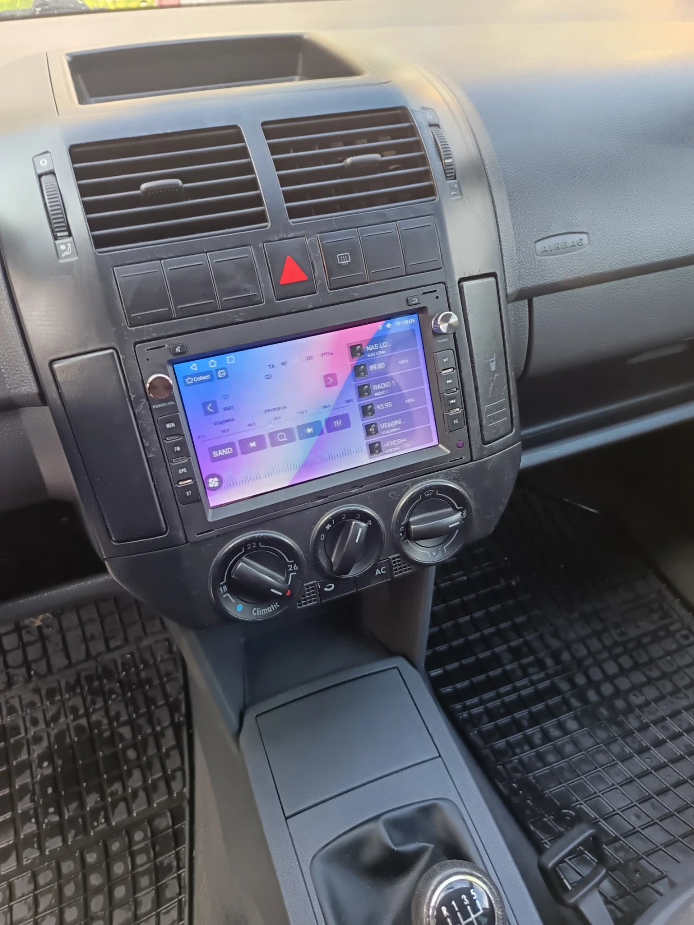 VW Polo, снимка 5 - Автомобили и джипове - 54093313