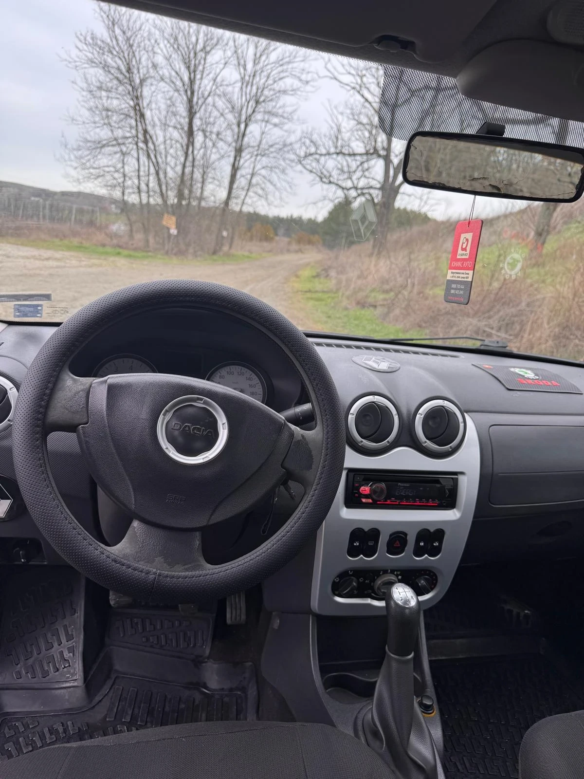 Dacia Logan, снимка 8 - Автомобили и джипове - 54383489