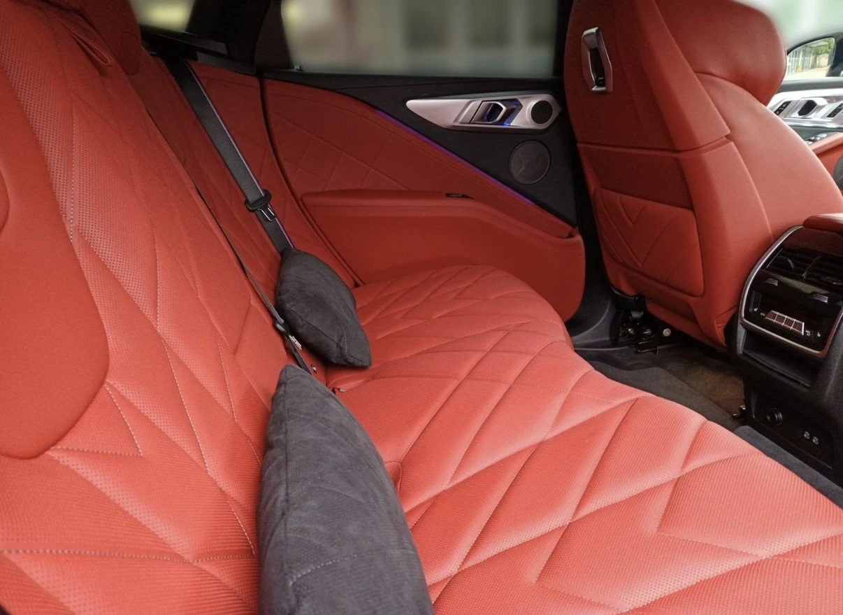 BMW XM 50e | 23' | Iconic Glow | BMW гаранция, снимка 11 - Автомобили и джипове - 54678281